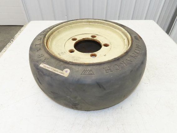 Monarch 18x7x12-1/8 Forklift Tire Smooth Solid Press-on Black 5x138mm Rim