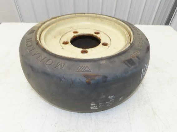 Monarch 18x7x12-1/8 Forklift Tire Smooth Solid Press-on Black 5x138mm Rim