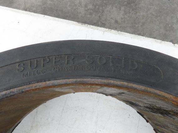Super Solid 28x12x22 Forklift Tire Smooth Solid Press-on Black