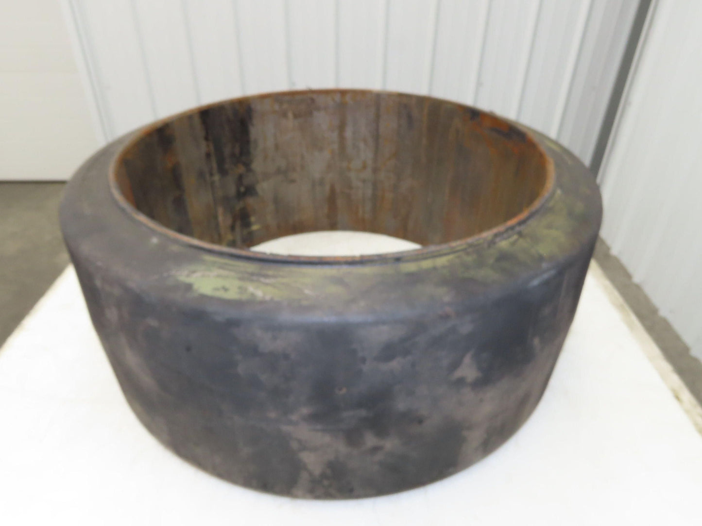 Super Solid 28x12x22 Forklift Tire Smooth Solid Press-on Black