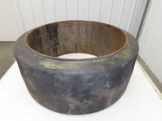 Super Solid 28x12x22 Forklift Tire Smooth Solid Press-on Black