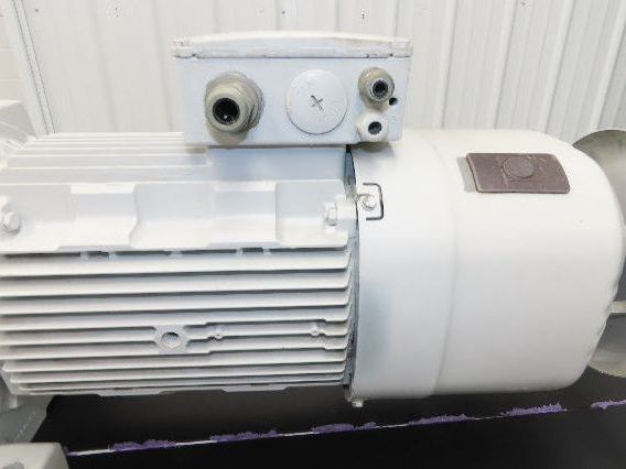 Sew Eurodrive R97 DRS160M4BE20/TF/EG7S Gear Motor 33.25:1 53rpm 11Kw 277/480V