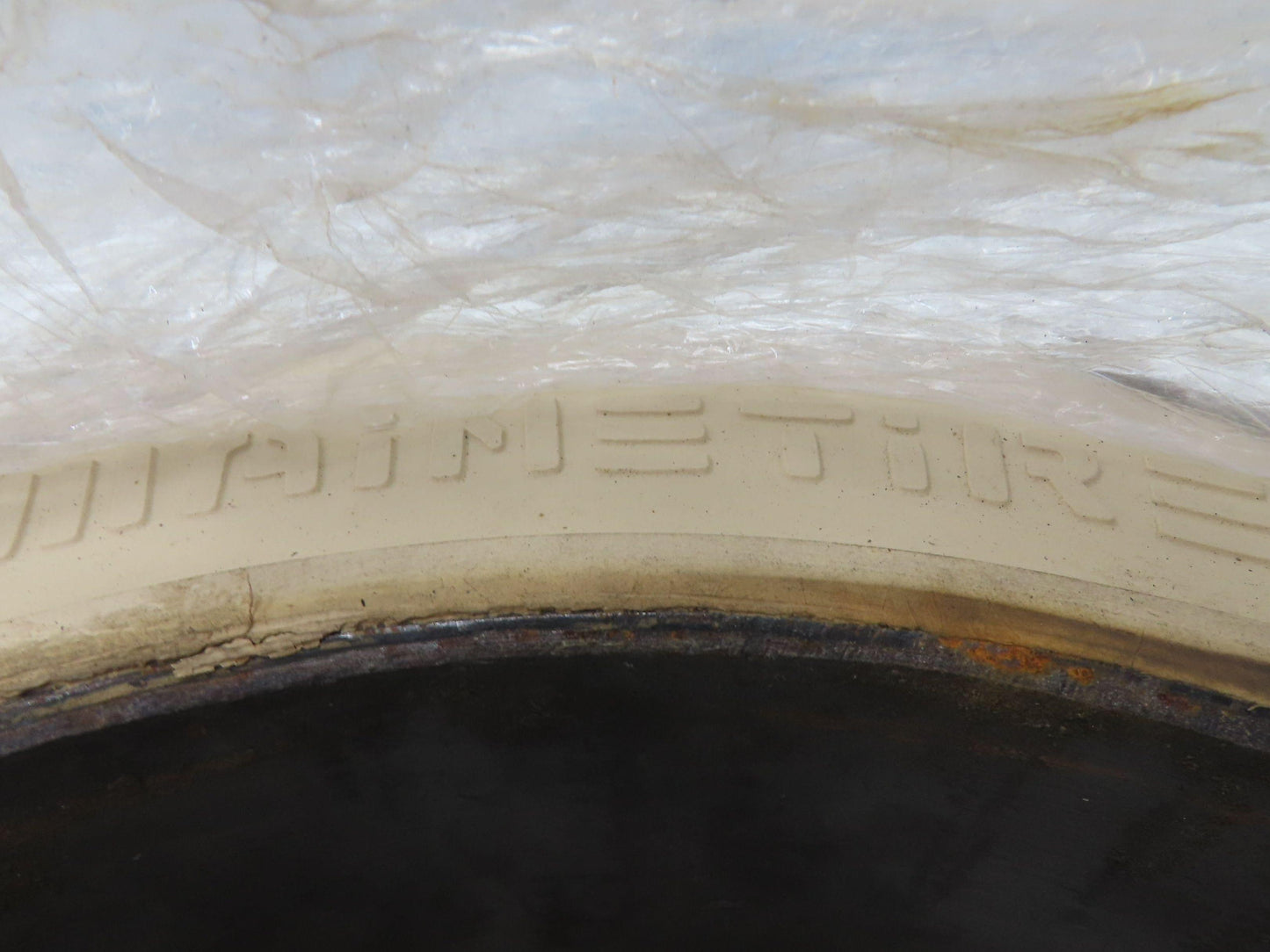 Maine Tire 18x6x12-1/8 Forklift Tire Smooth Solid Press-on White Non-Marking