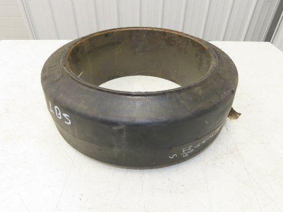 Super Solid 17x6x12-1/8 Forklift Tire Smooth Solid Press-on Black