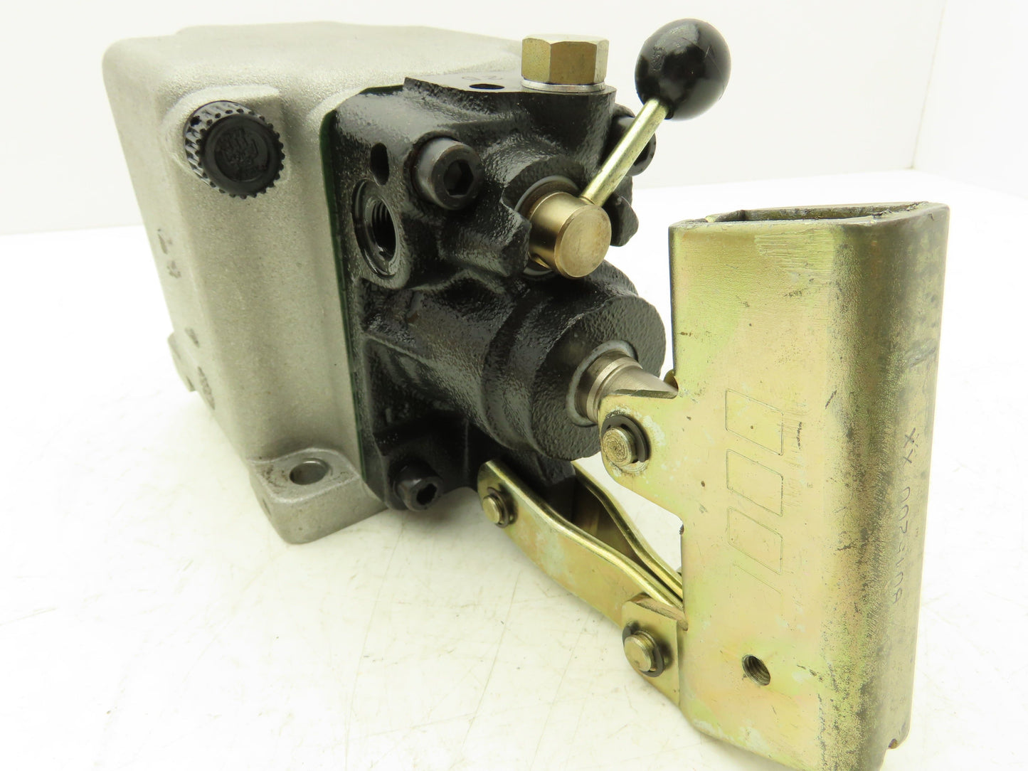 OFMB Fulcro 25 Hand Pump with 1L Reservoir 25cc Displacement (No Handle)