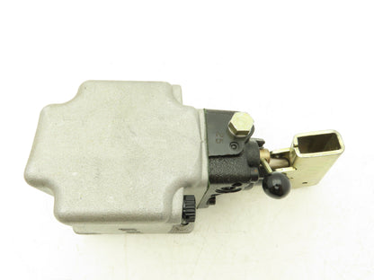 OFMB Fulcro 25 Hand Pump with 1L Reservoir 25cc Displacement (No Handle)