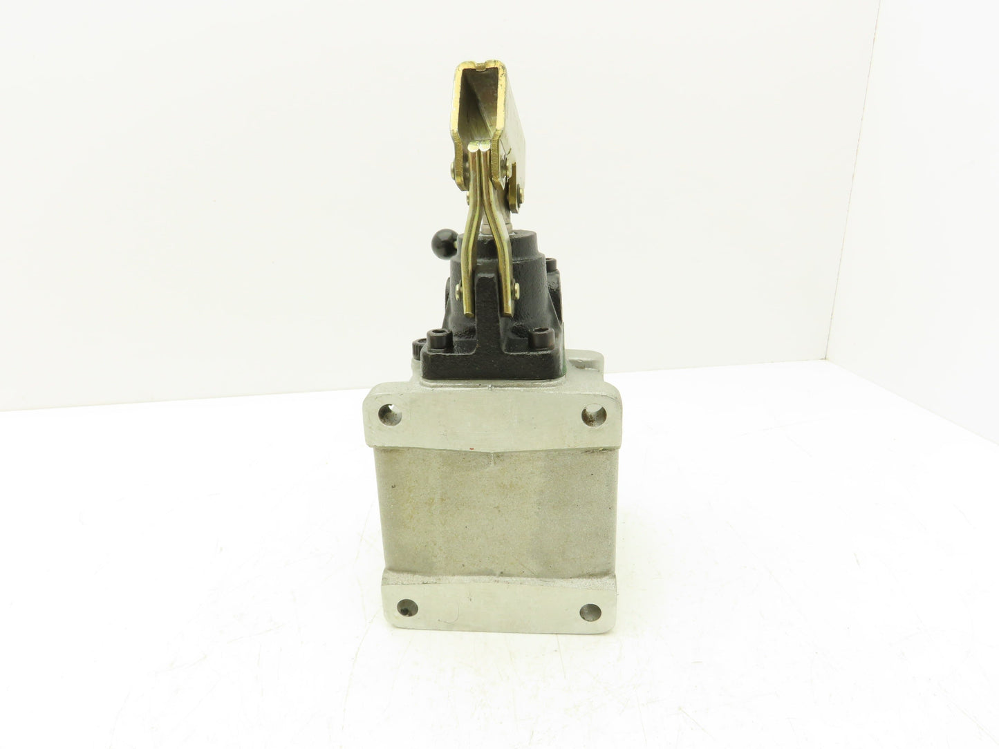 OFMB Fulcro 25 Hand Pump with 1L Reservoir 25cc Displacement (No Handle)