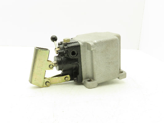 OFMB Fulcro 25 Hand Pump with 1L Reservoir 25cc Displacement (No Handle)