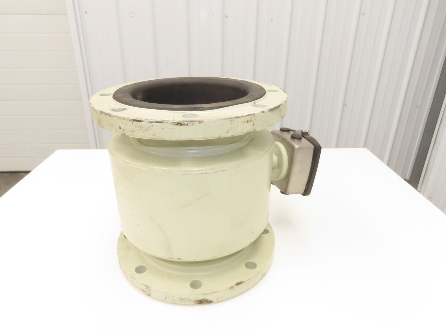 Magflo MAG 3100 Electromagnetic Flow Sensor 8" Flanged DN200 Pipe Size