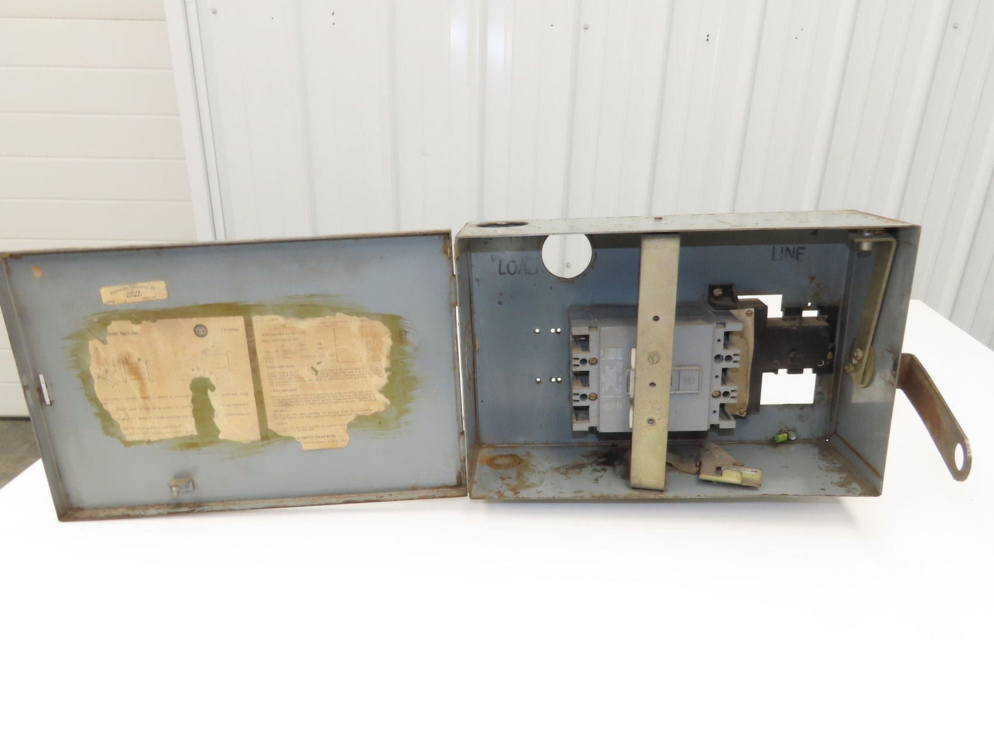 Westinghouse 2528D 30 G01 Busway Disconnect Switch Bus Plug 50A 600VAC 3PH 3W