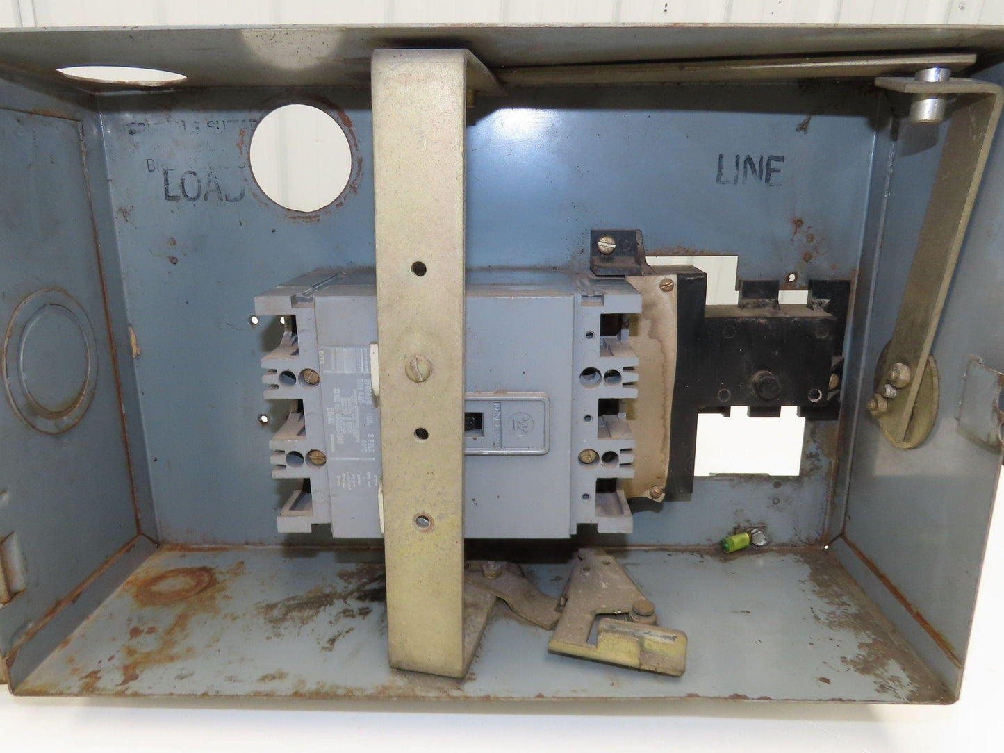 Westinghouse 2528D 30 G01 Busway Disconnect Switch Bus Plug 50A 600VAC 3PH 3W