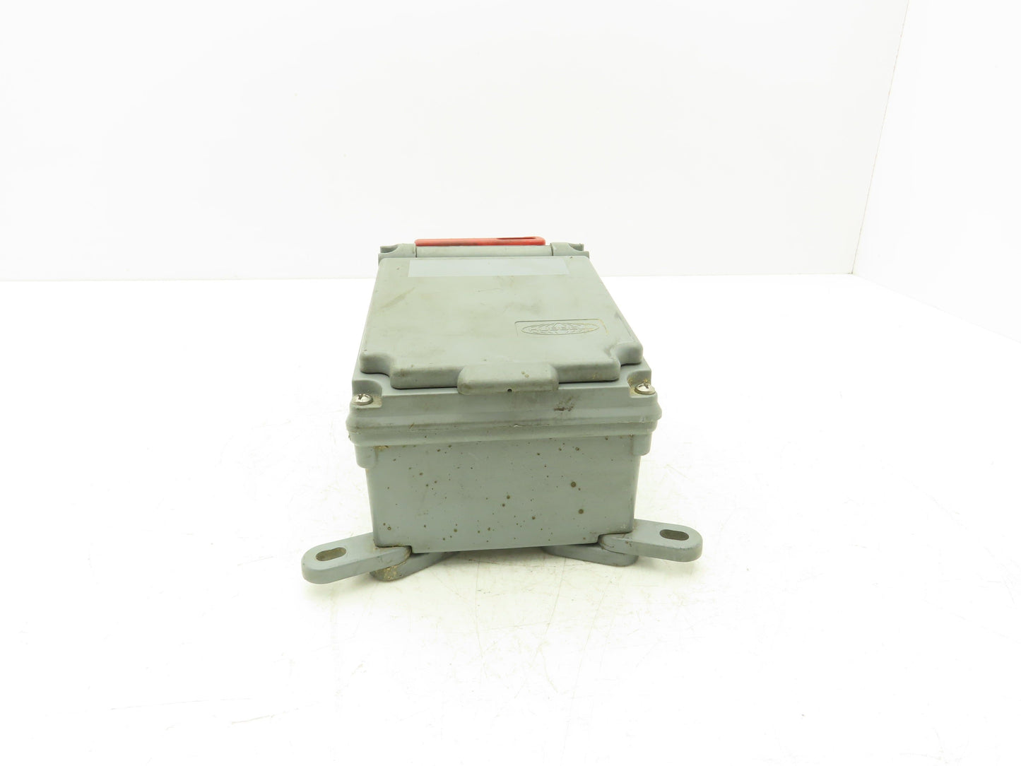 Hubbell SE HBL 3 Switched Hubbellock Enclosure 30A 600VAC