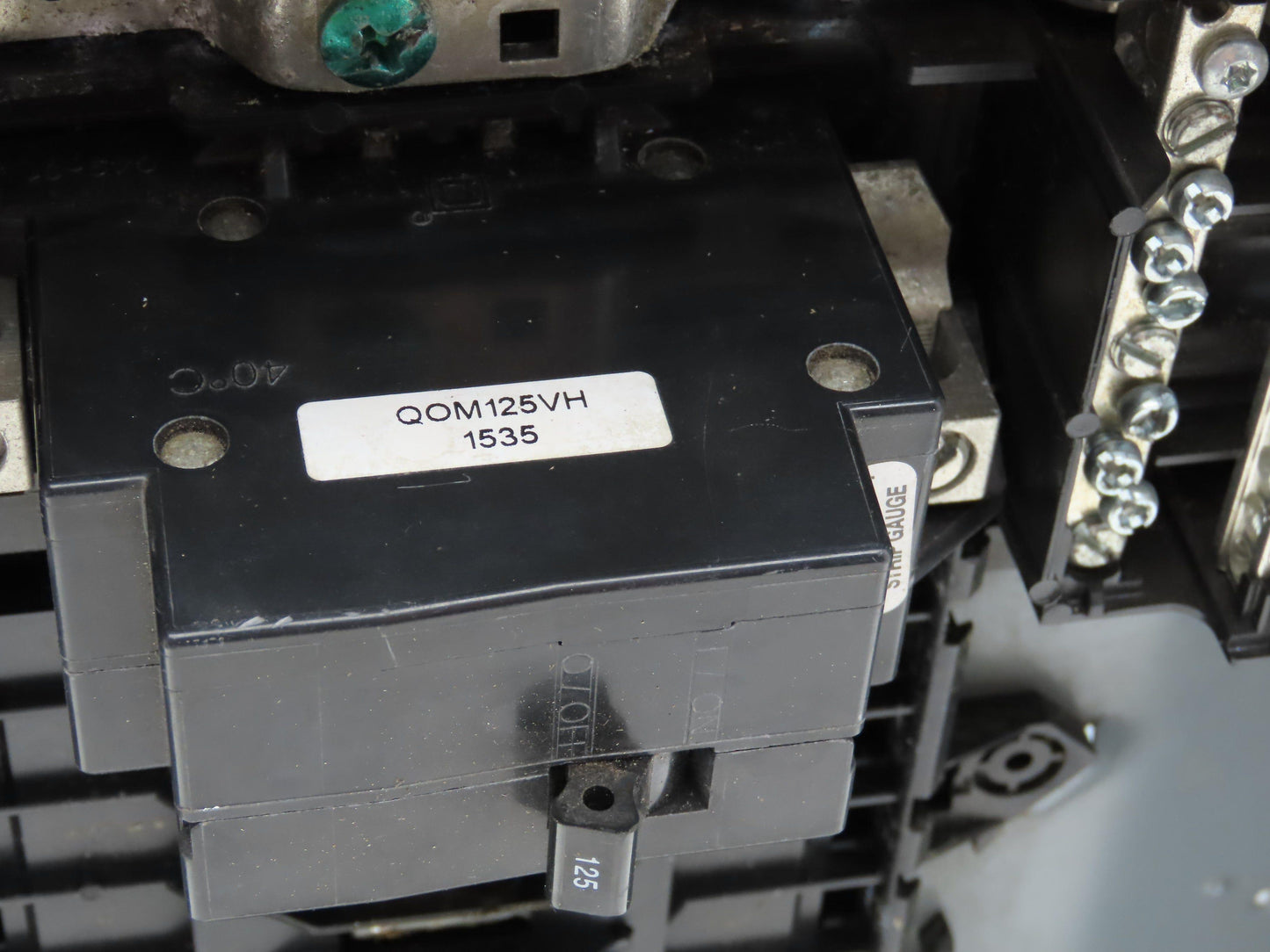 Square D BX21D/K Load Center Enclosure 125A 120/240V 1ph 24 Breaker Box