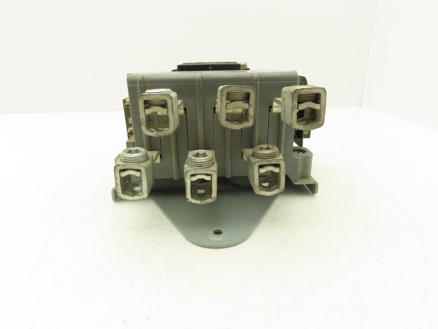 Furnas 40JB32AF NEMA 4 Motor Starter Contactor 135A 600VAC 3PH 100Hp 120V Coil