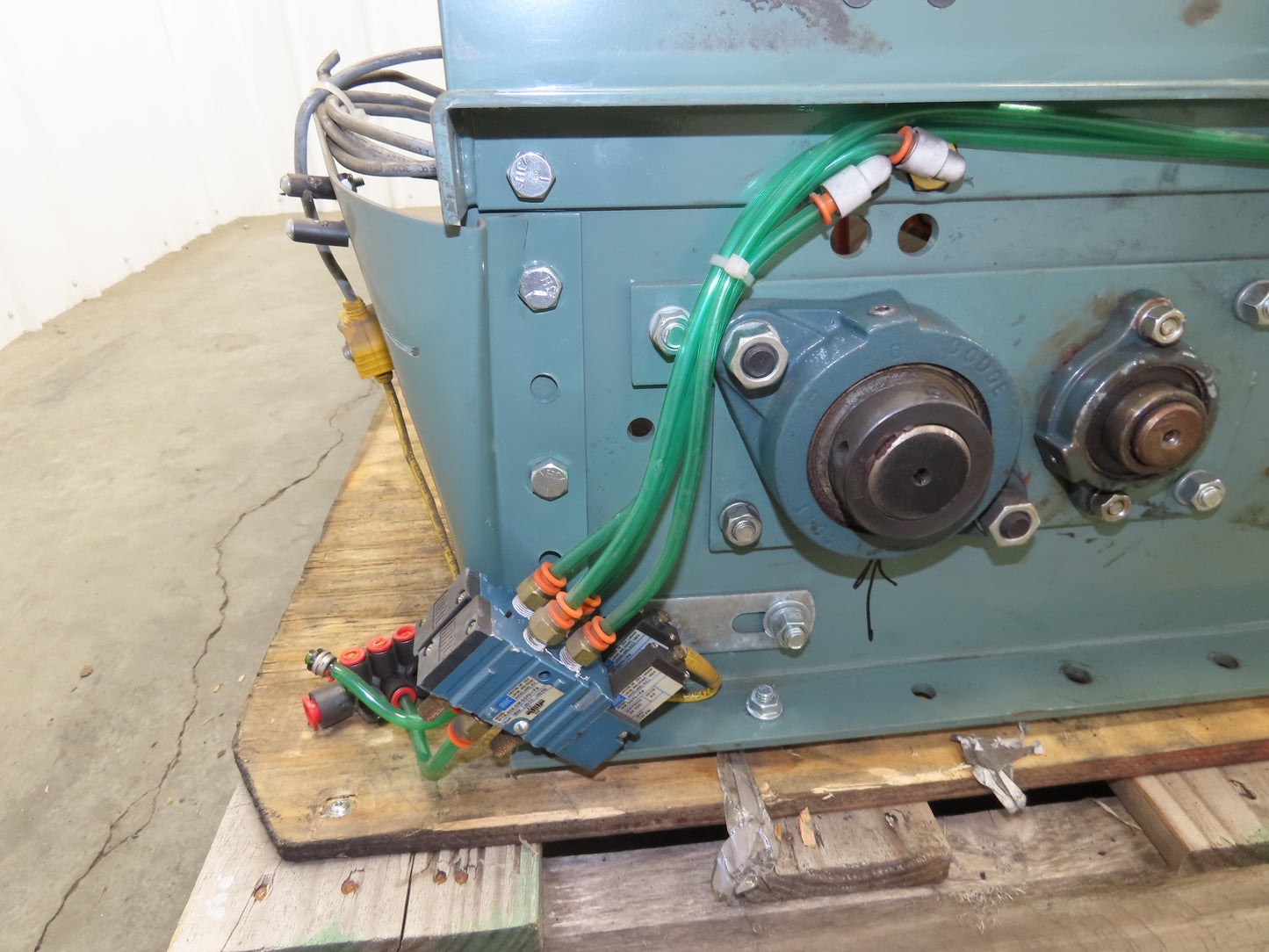 Hytrol Prosort 36" Conveyor Pivot Wheel Diverter Pneumatic LH Transfer Sorter