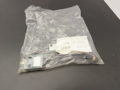 Allen Bradley 802B-CSADXSLR4 Compact Limit Switch Roller 125vAC 3A 5mm
