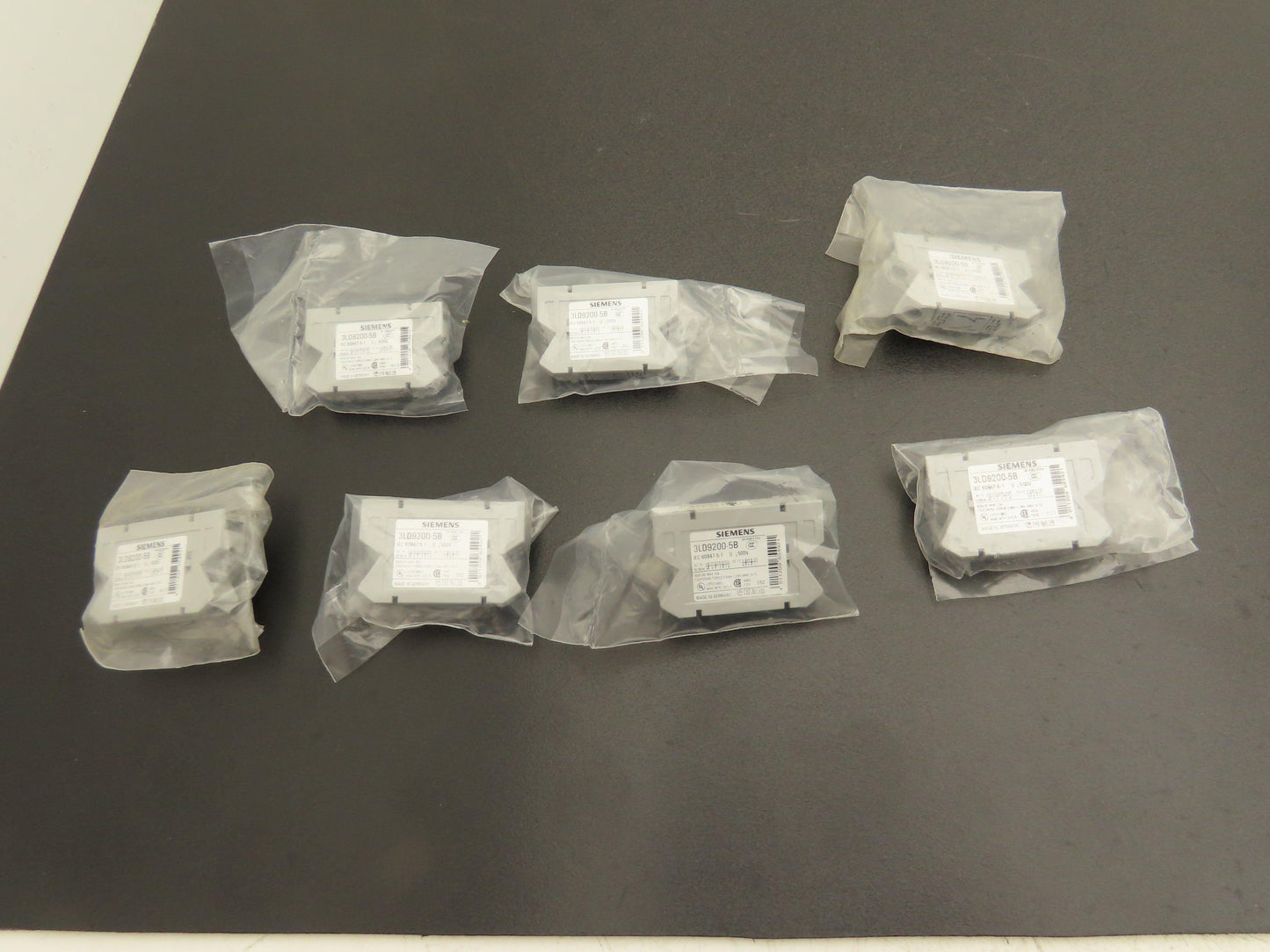 Siemens 3LD9200-5B Auxiliary Switch 600v 10A Lot of 7