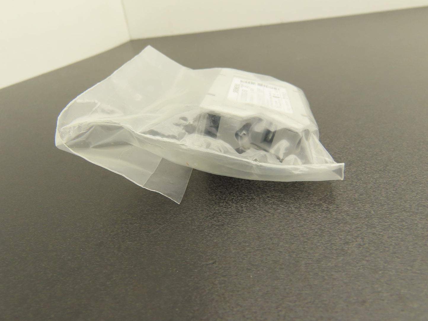 Siemens 3LD9200-5B Auxiliary Switch 600v 10A Lot of 7