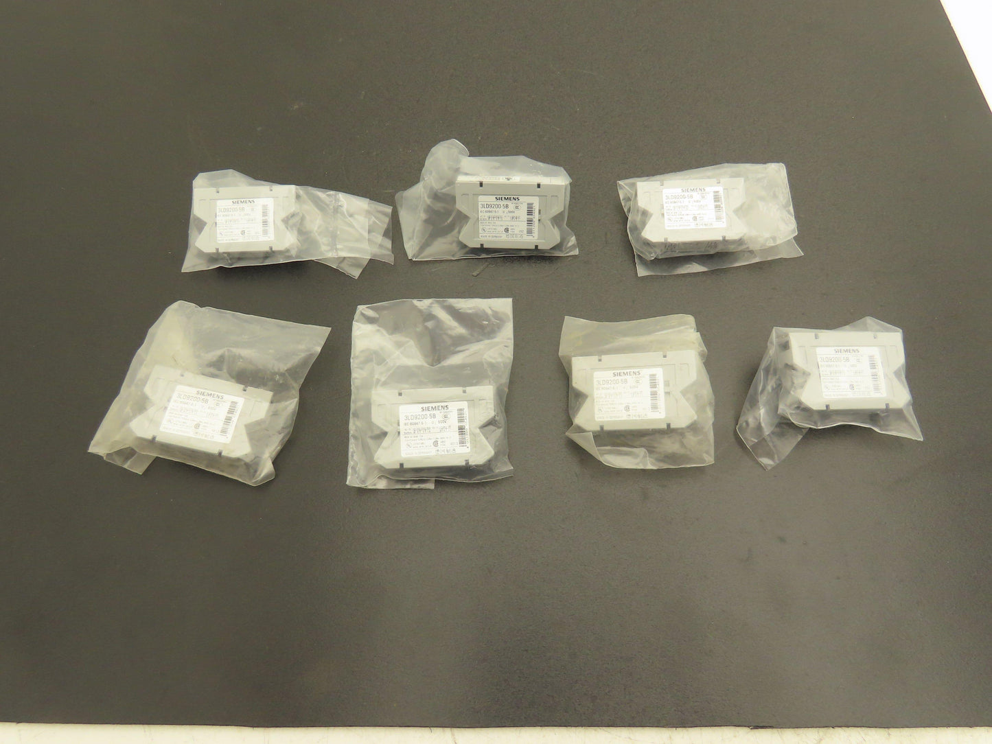 Siemens 3LD9200-5B Auxiliary Switch 600v 10A Lot of 7