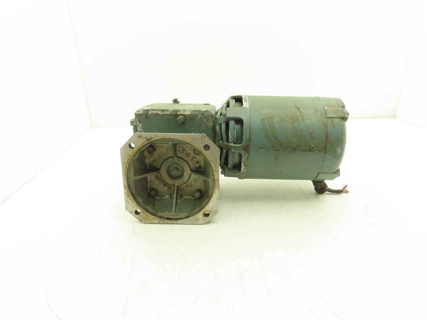 Westinghouse 8A-57047 VK Gearmotor 30:1 Reducer 58rpm 3/4Hp 230/460V VK56W-216R