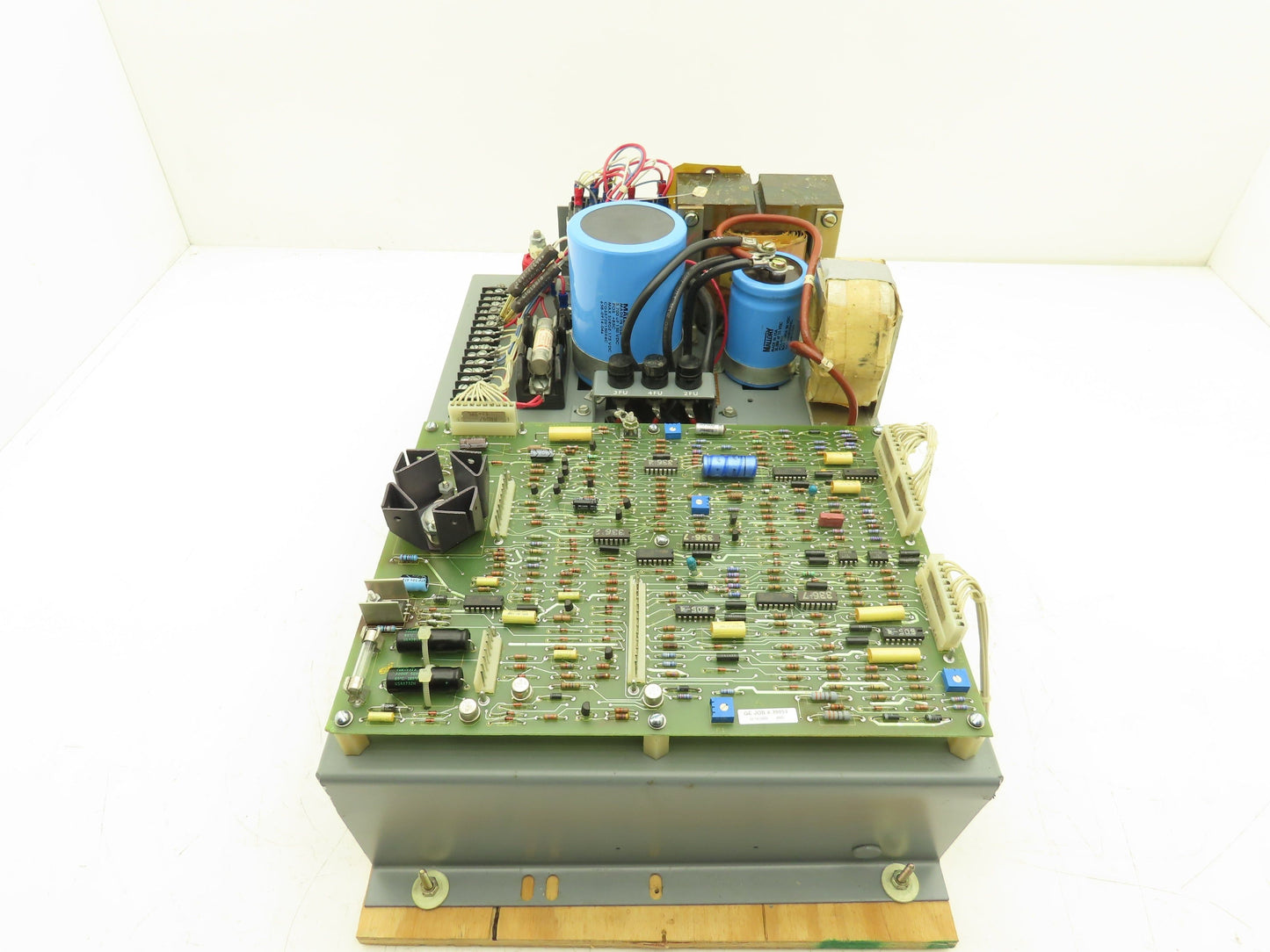 General Electric 3N8100PS103B1 GE Fanuc Switching Power Supply 6V 45A 12V 8A