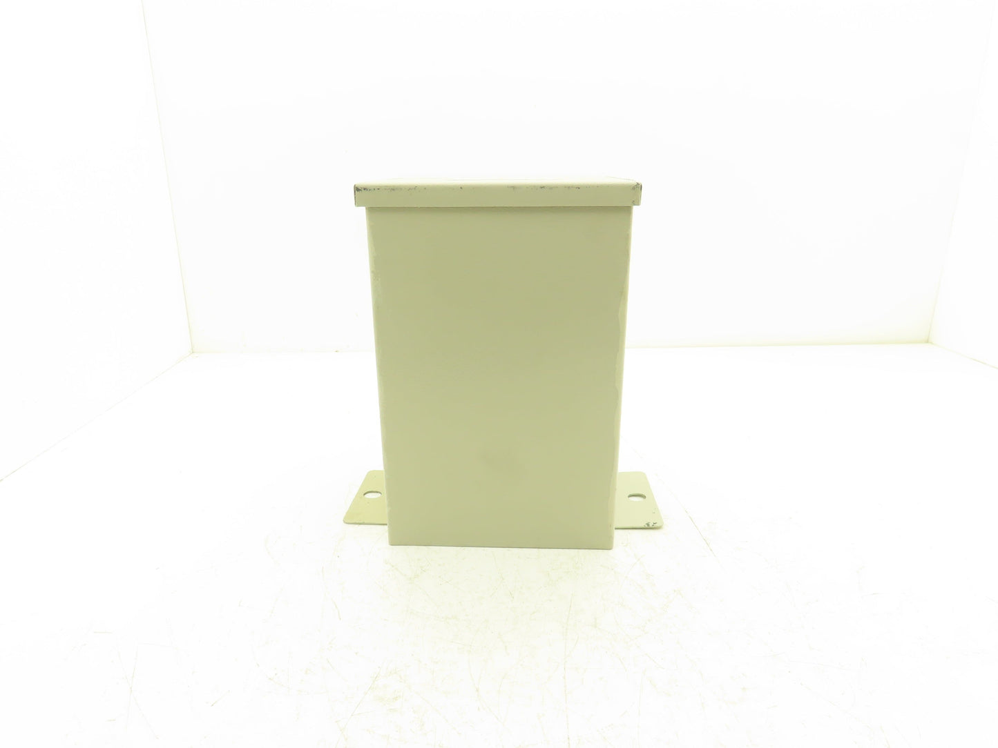 ABB C484G5 Capacitor 5kVAR 480vAC 3Ph 60Hz NEMA 1 Enclosure Dry Type