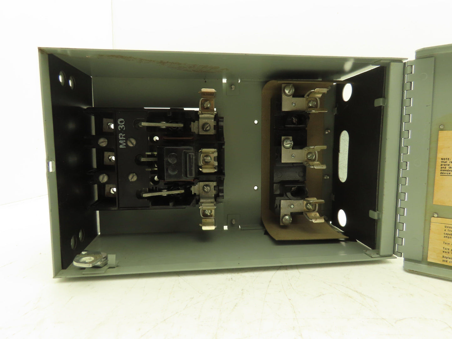 General Electric QMR261 Fusible Disconnect 30A 600vAC 3 Pole 10Hp Max 3Hp Std