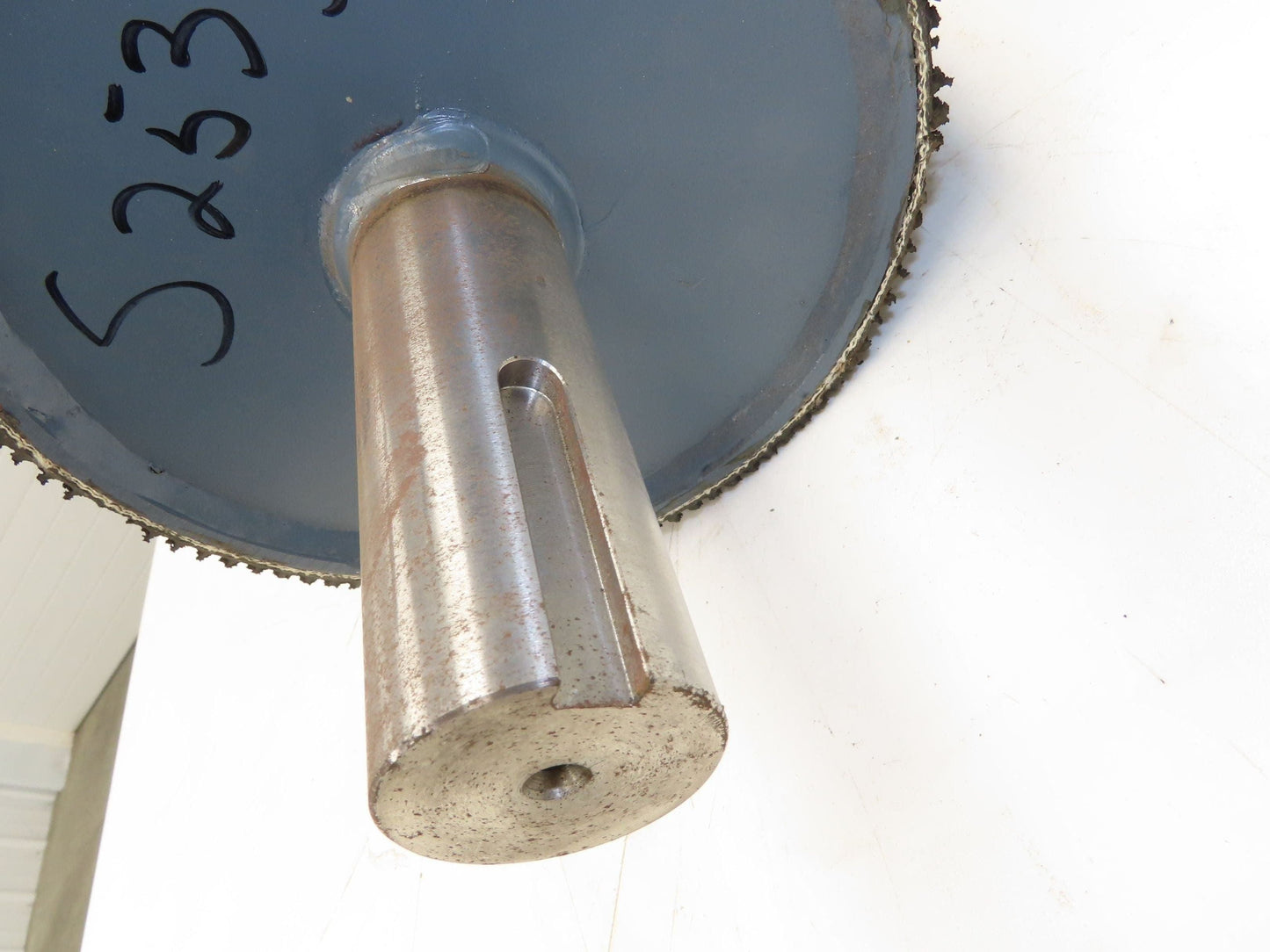 Intelligrated 28" Conveyor Lagged Grip Top Pulley 8"x 26-3/4"W 1-11/16" Shaft