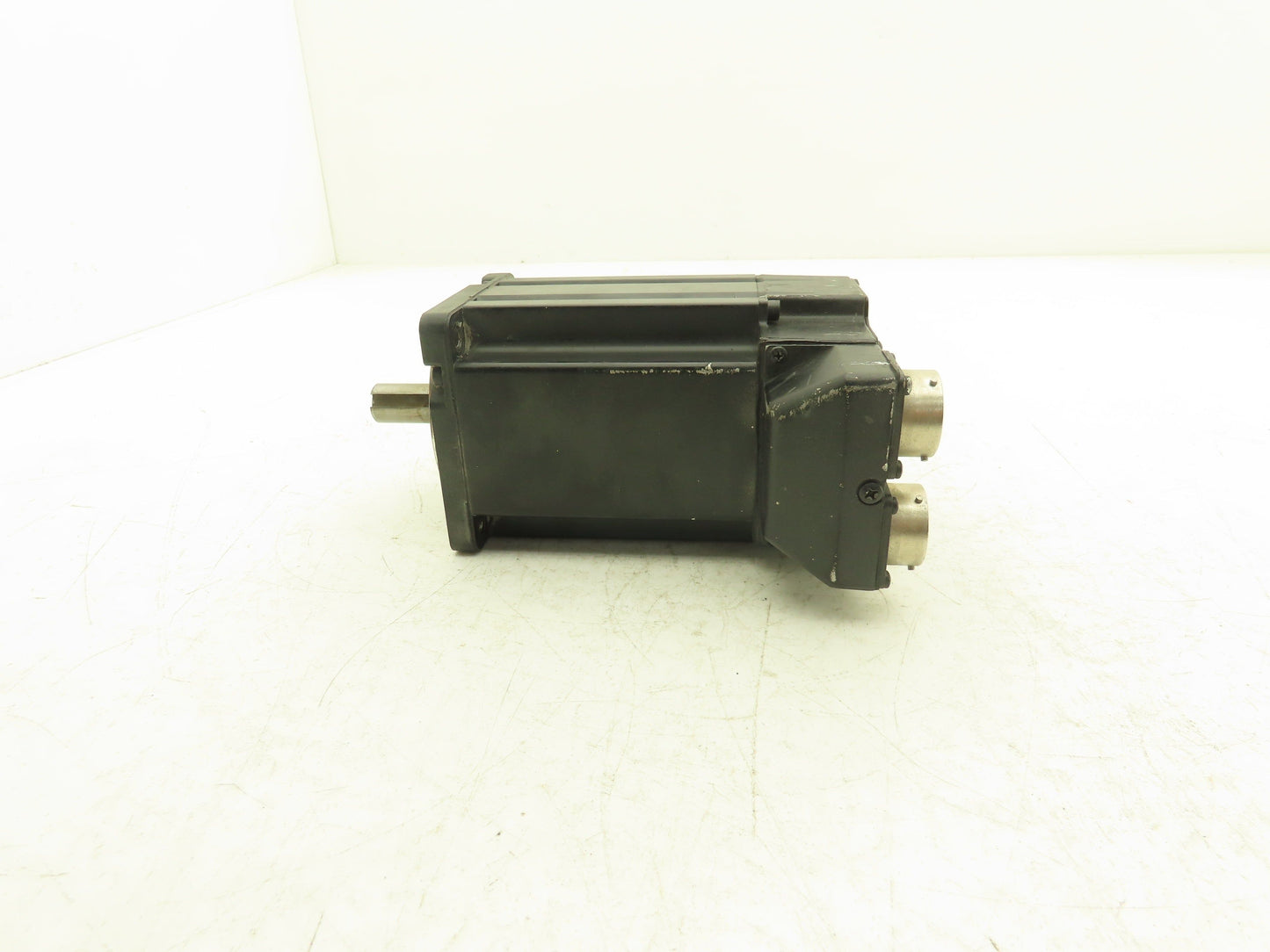 Allen Bradley MPL-A320H-SJ22AA Servo Motor Kinetix 1kW 3500rpm 230v 3ph