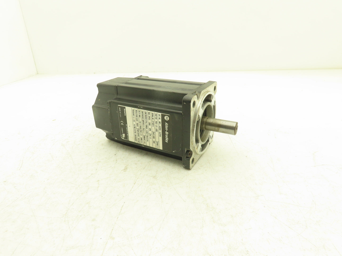 Allen Bradley MPL-A320H-SJ22AA Servo Motor Kinetix 1kW 3500rpm 230v 3ph