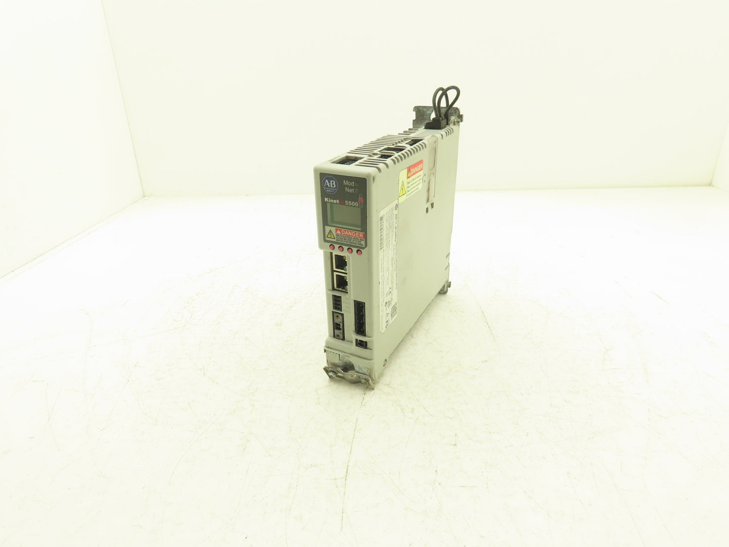 Allen Bradley 2198-H003-ERS Kinetix 5500 Servo Drive 1/3Ph In 460v 3Ph 590Hz Out