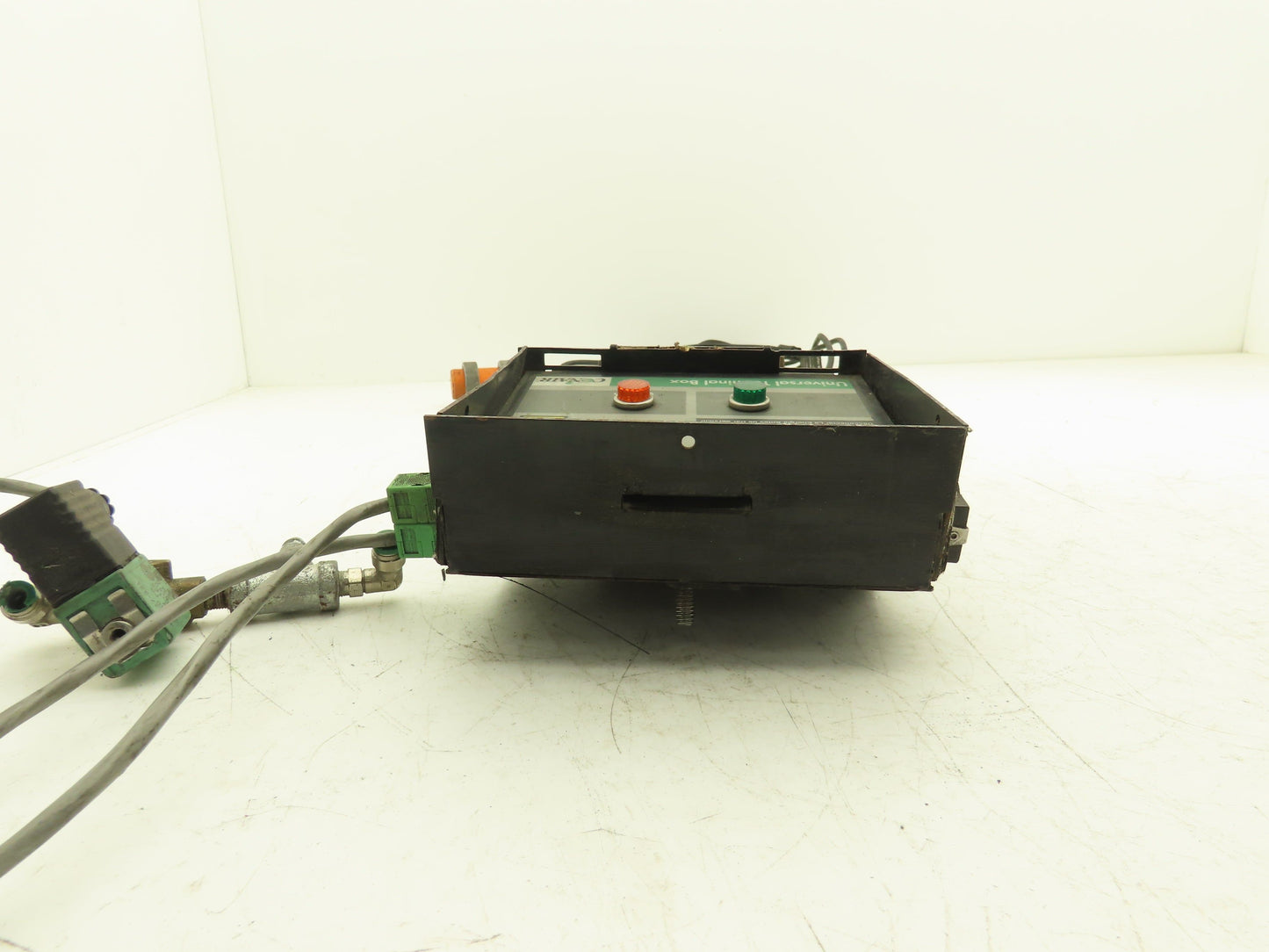 Conair UTB Universal Terminal Box Injection Molding Flow Control