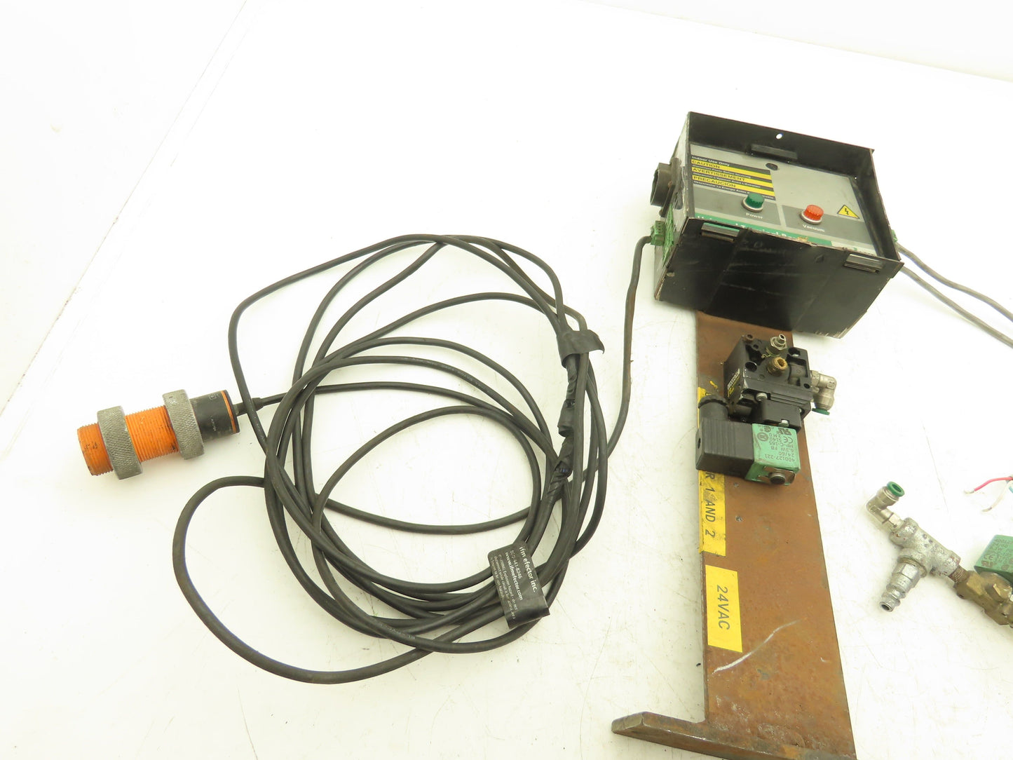 Conair UTB Universal Terminal Box Injection Molding Flow Control