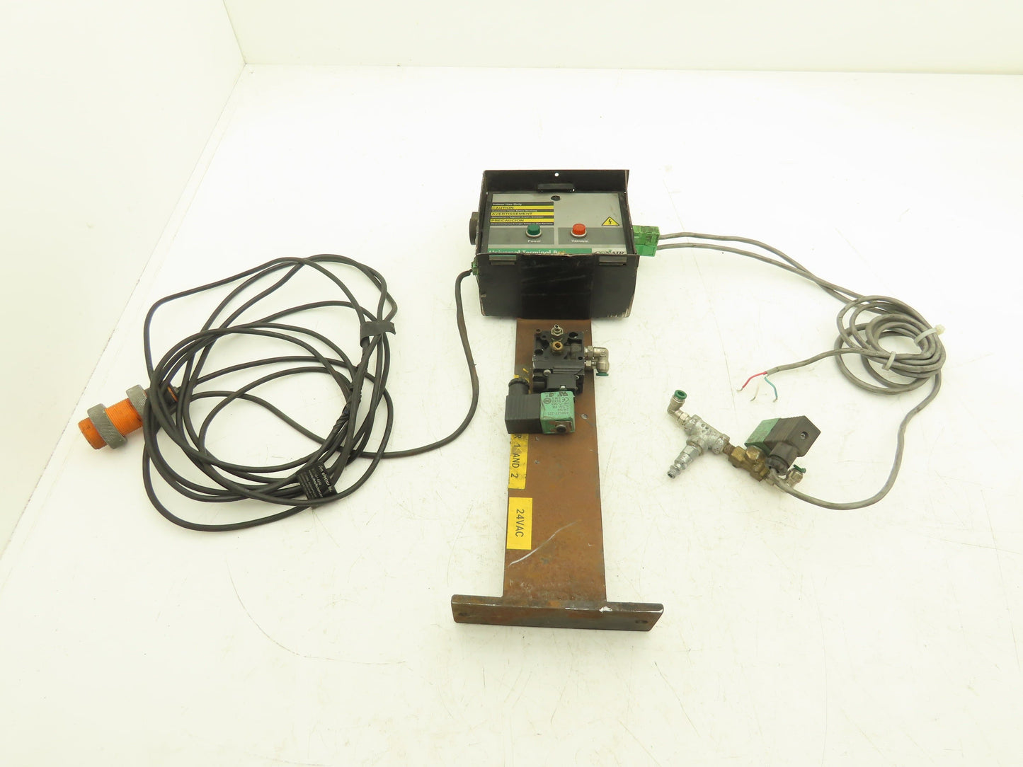 Conair UTB Universal Terminal Box Injection Molding Flow Control