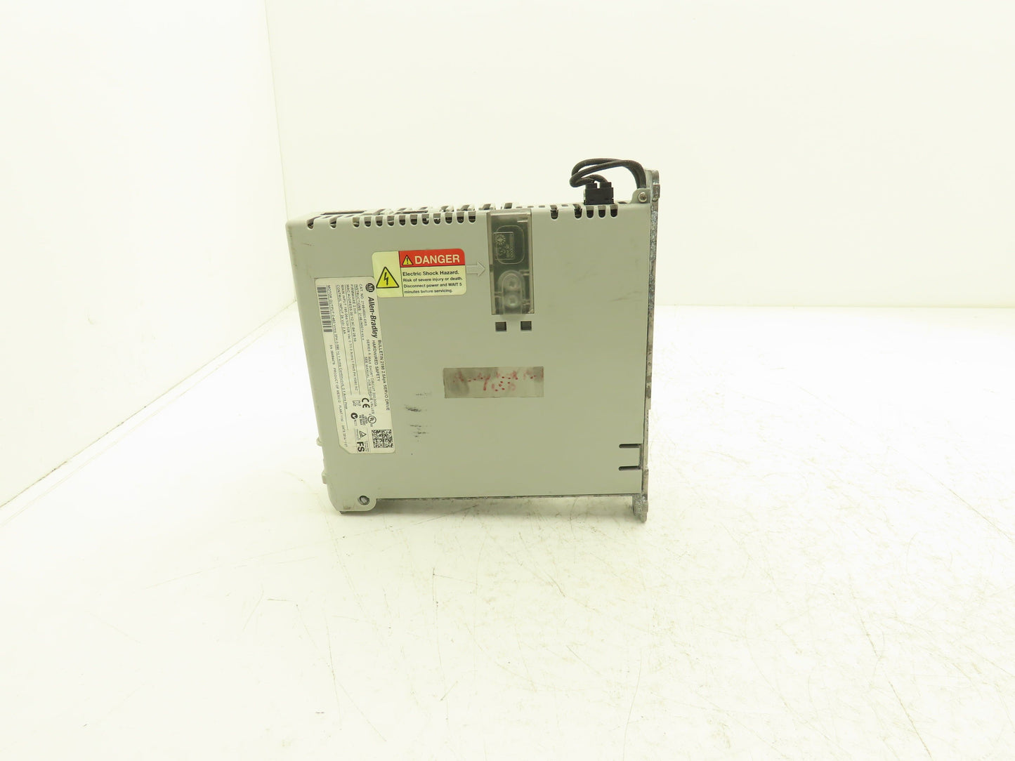 Allen Bradley 2198-H003-ERS Kinetix 5500 Servo Drive 1/3Ph In 460v 590Hz *PARTS