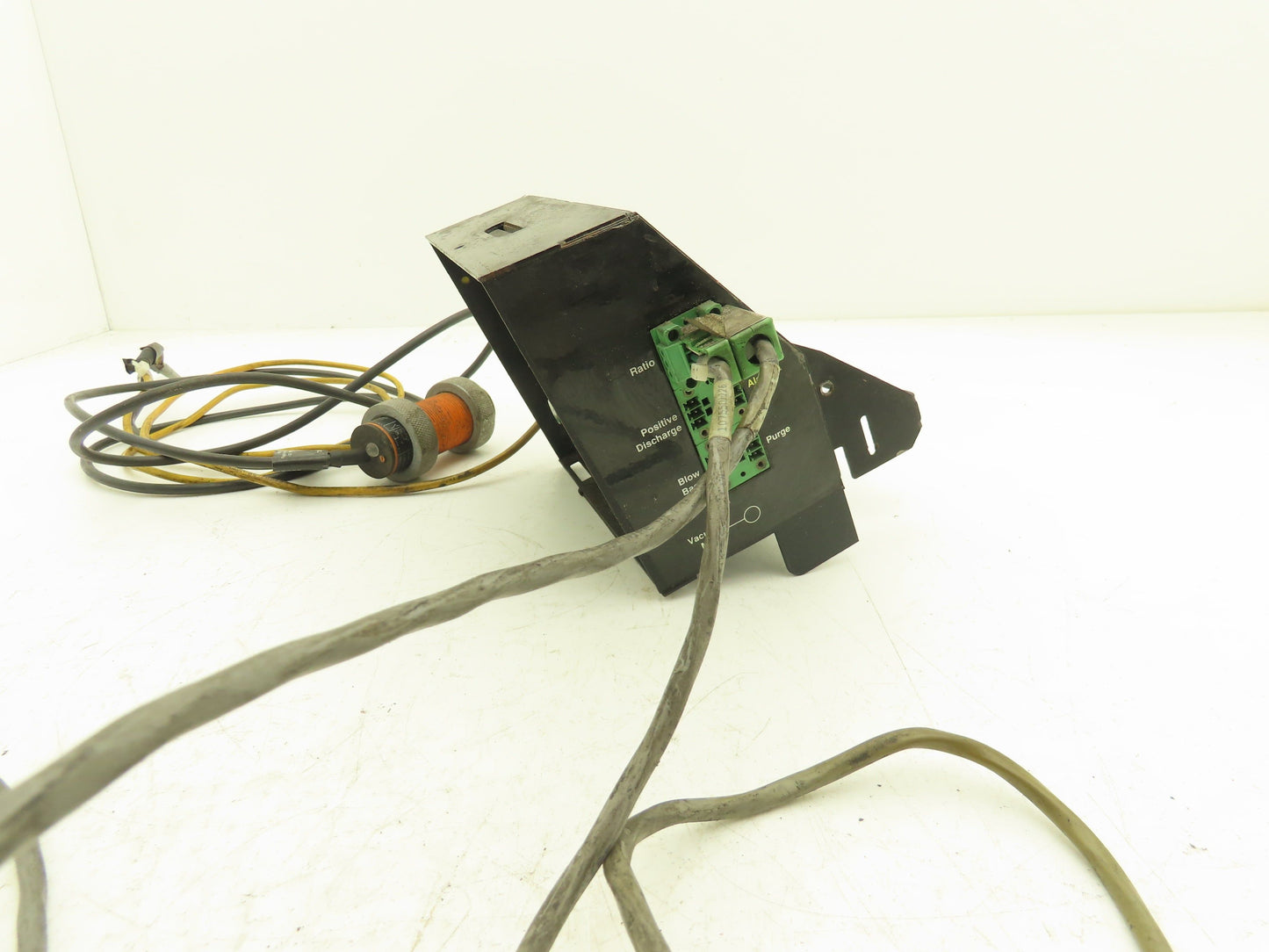 Conair UTB Universal Terminal Box Injection Molding Flow Control