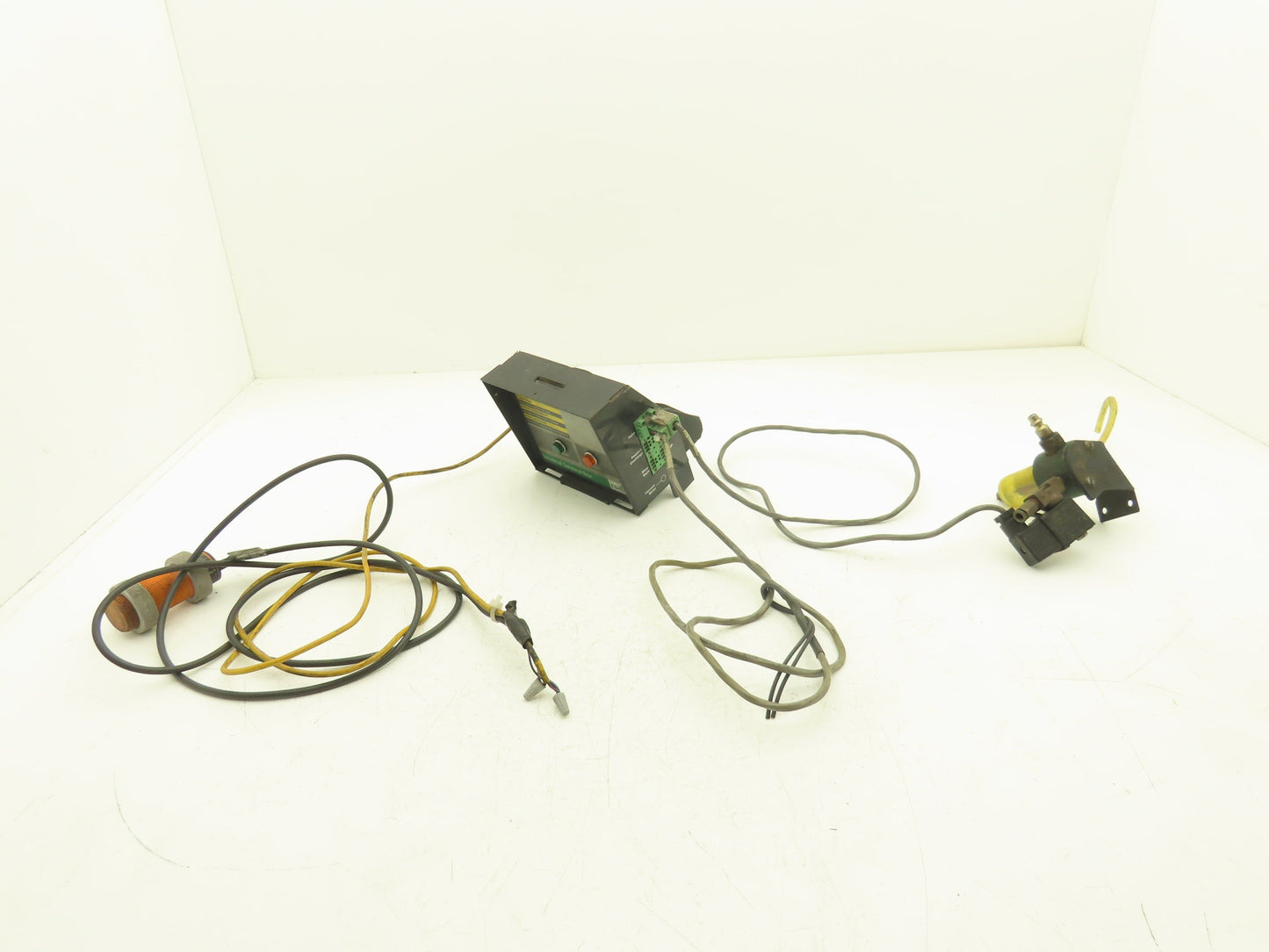 Conair UTB Universal Terminal Box Injection Molding Flow Control