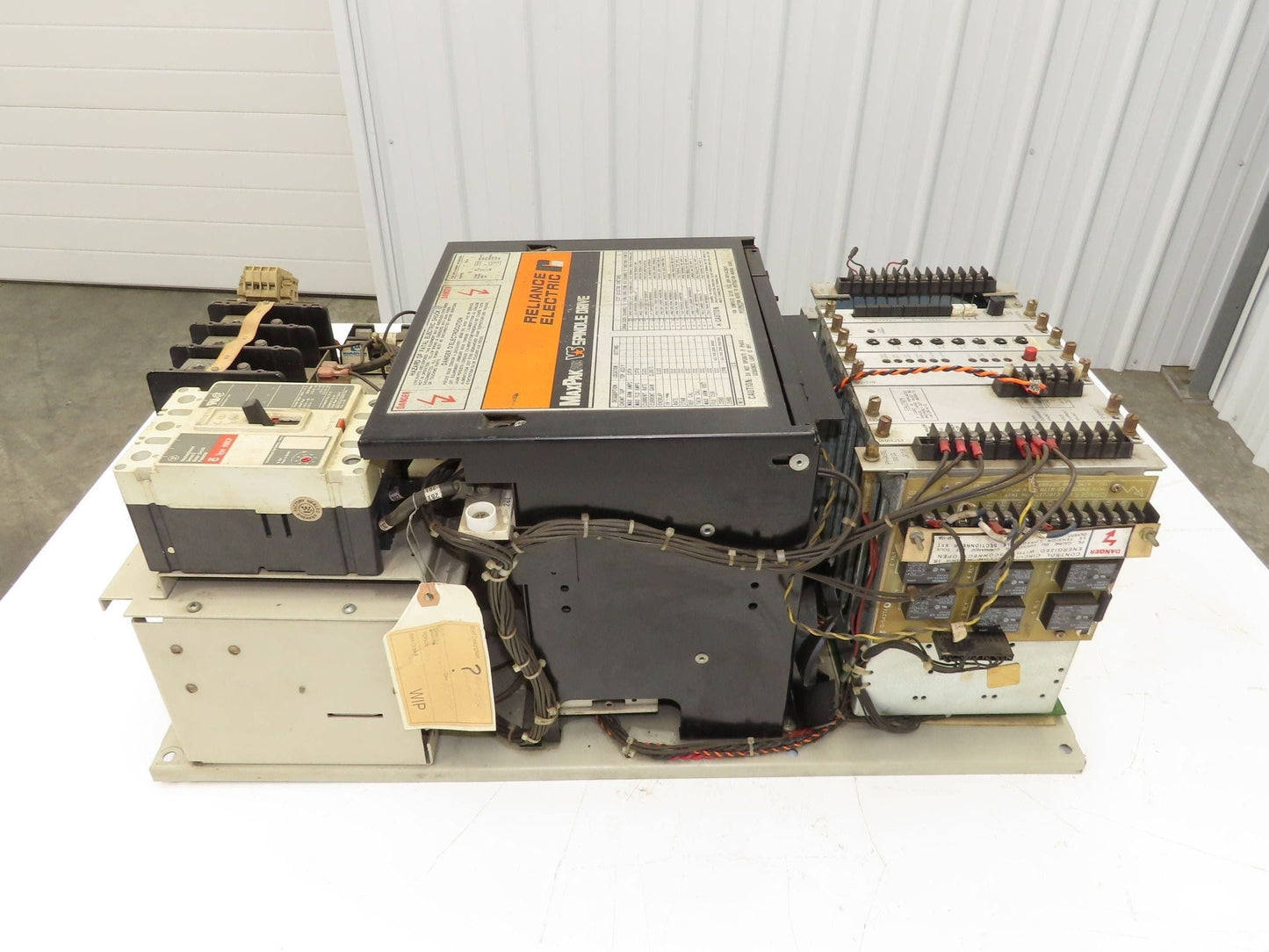 Reliance Electric 801429-21RC MaxPak Plus DC Drive 3Ph 480v In 240vDC 105A 30Hp