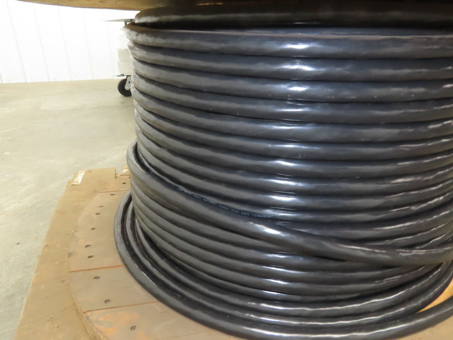 Belden G 1060A Multi-Conductor Wire 24PR/20AWG 300V Shielded Tray Cable 100'