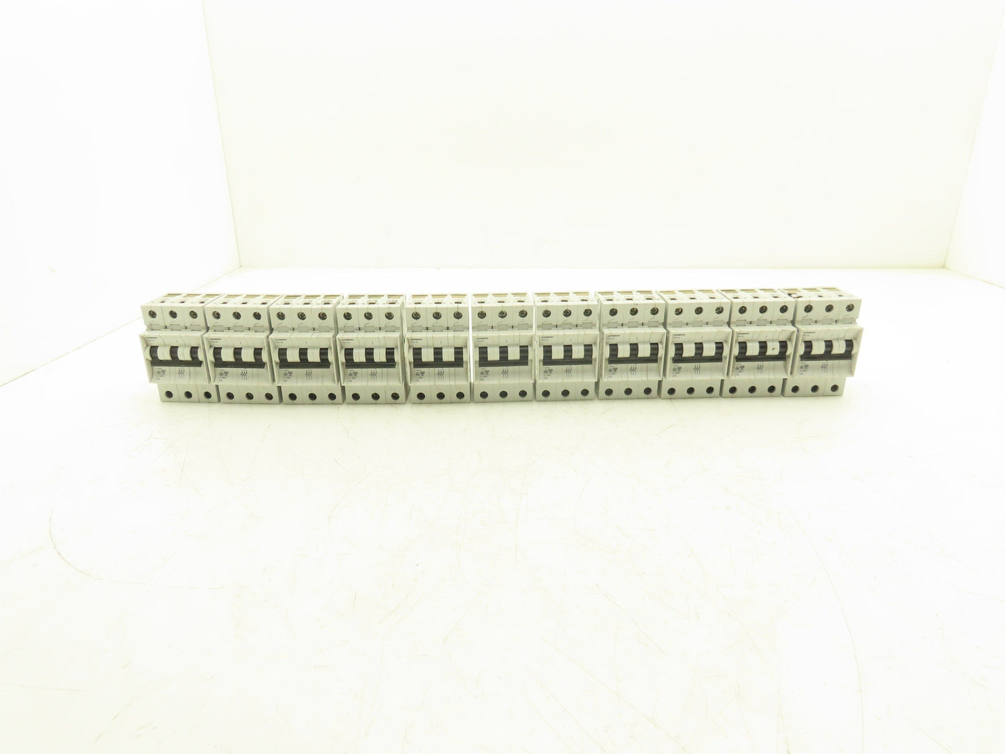 Siemens 5SX23 C2 Circuit Breaker 400VAC Lot of 11