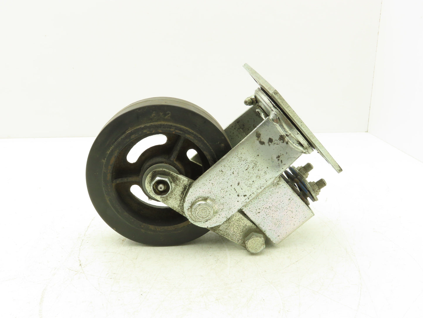 Spring Loaded Swiveling Caster Wheel 6x2" Cast Iron Rubber Black 4x4.5" Plate