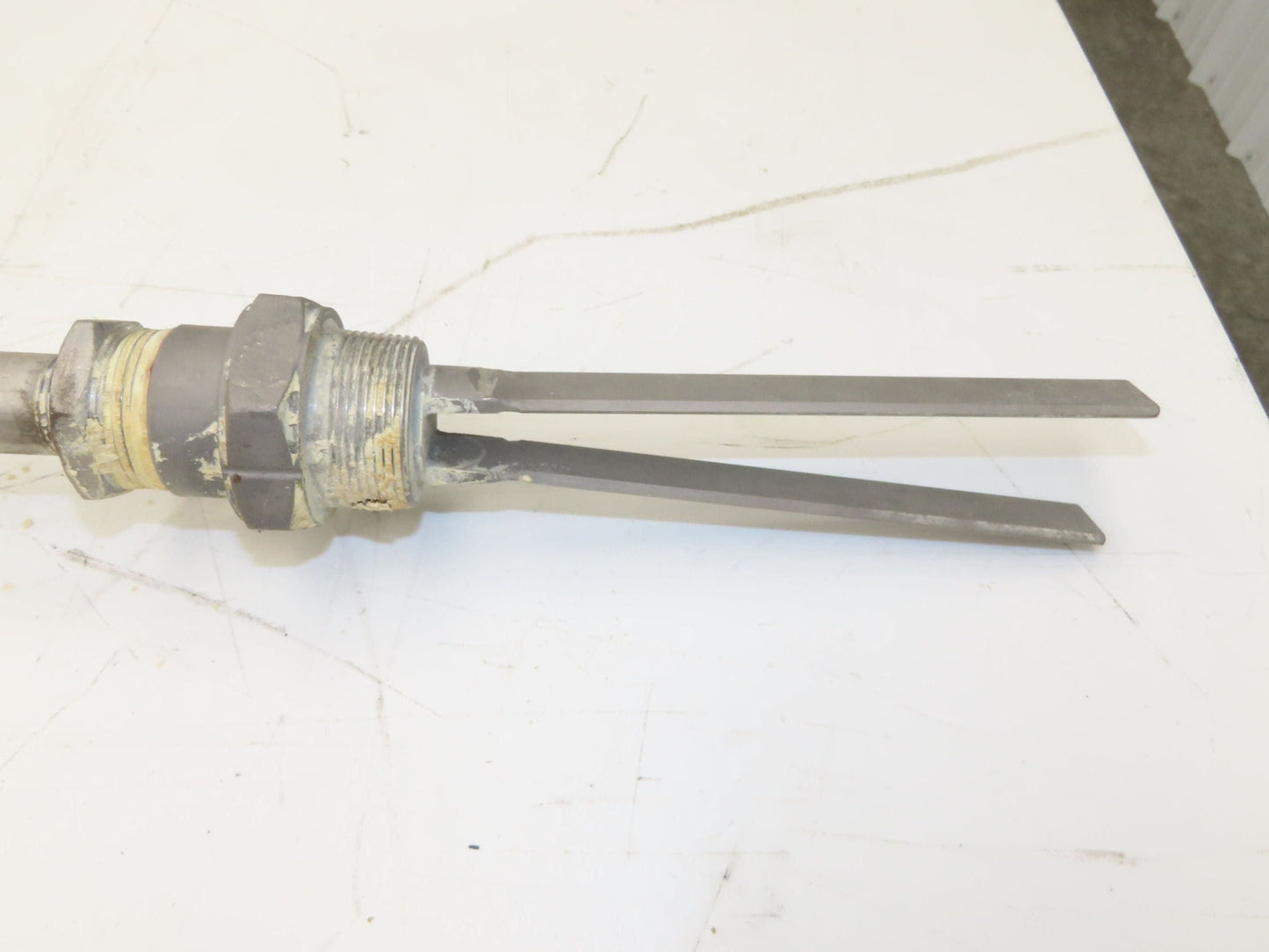 Bindicator LP11A1DA30 Pulse Point Vibrating Fork Level Sensor 31" Probe 8"Flange