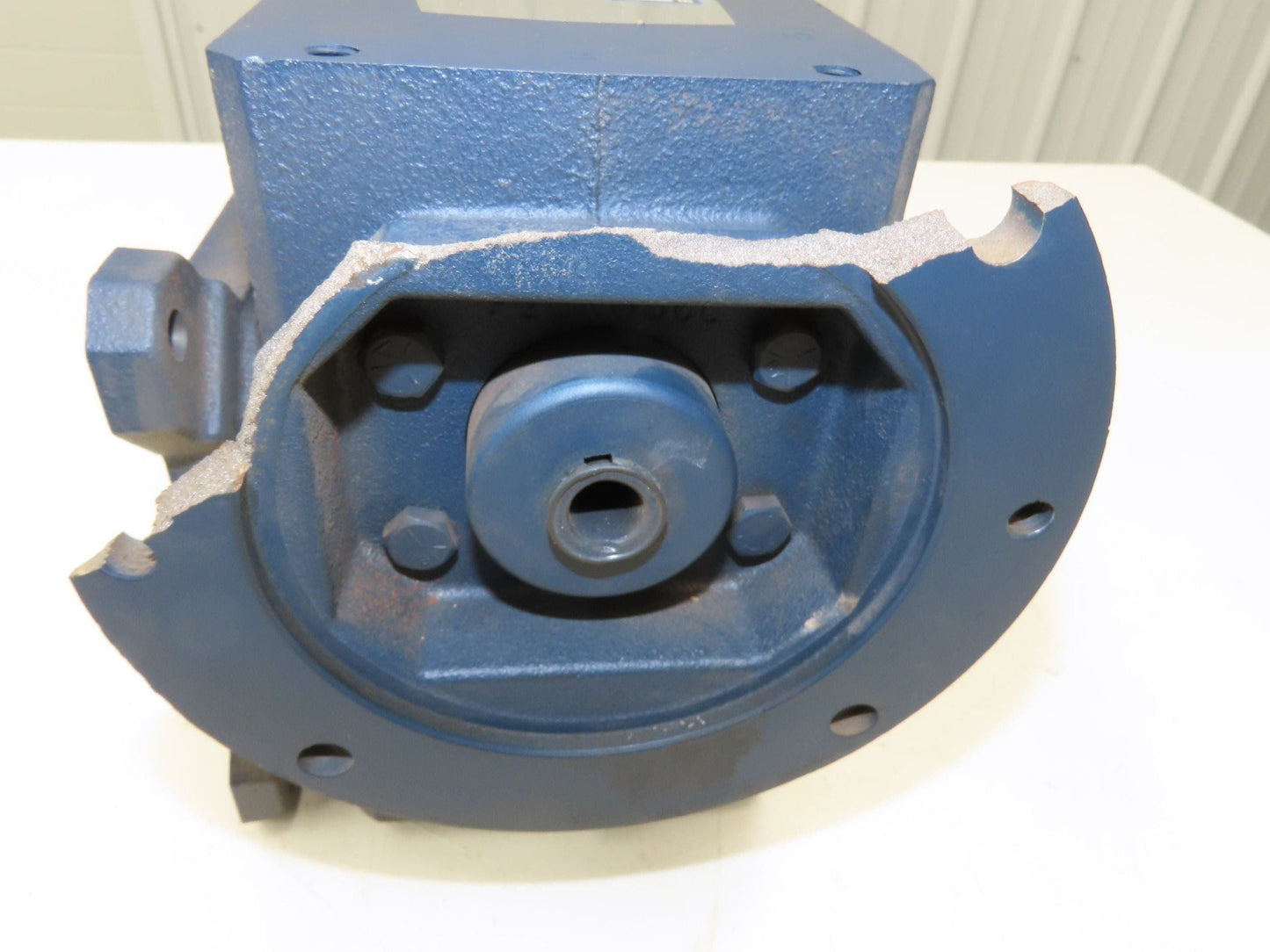 HMQ826-80-56-H Ironman Gearbox 80:1 22rpm .5Hp 56C Hollow Shaft *Broken Flange*