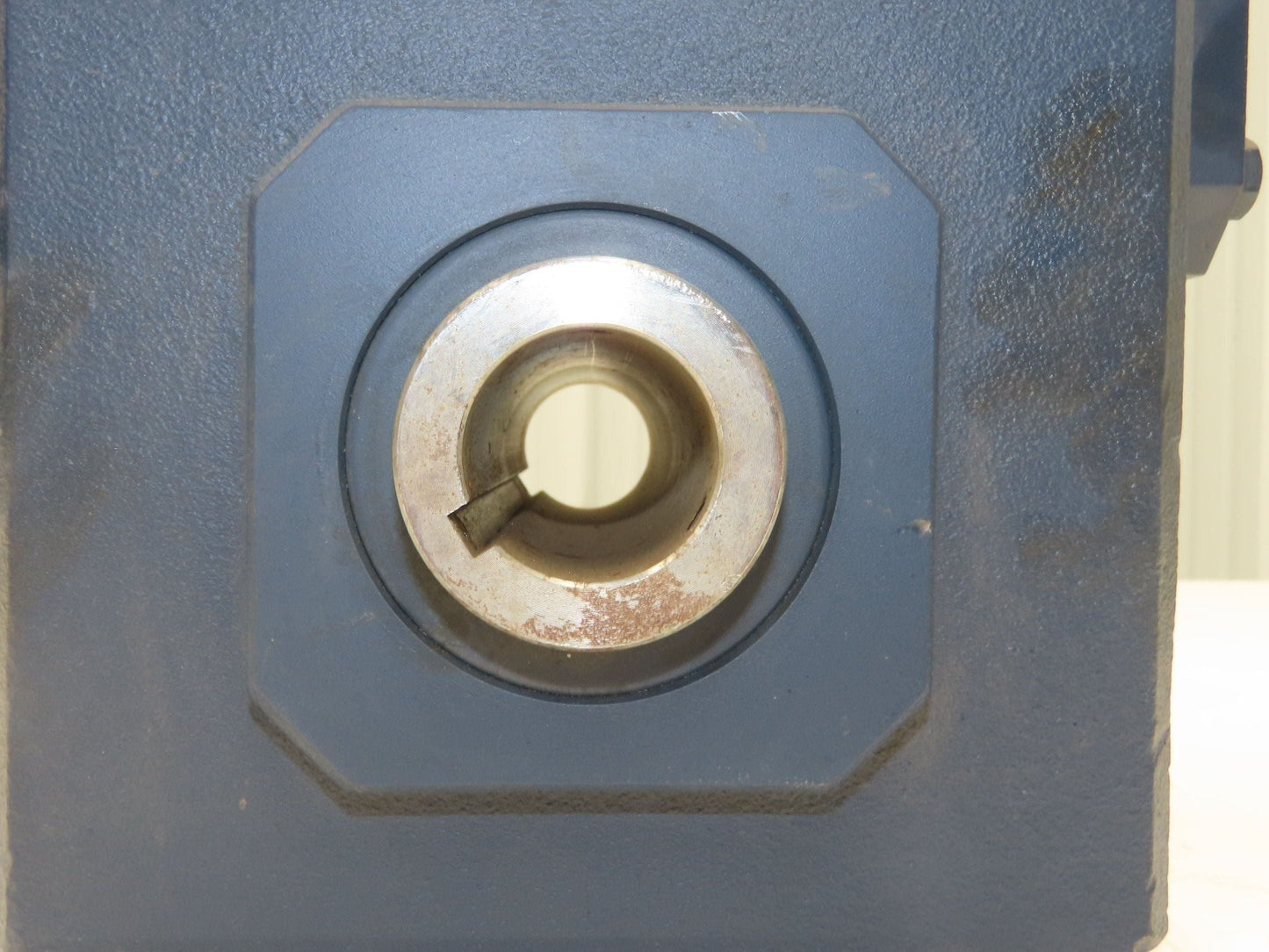 HMQ826-80-56-H Ironman Gearbox 80:1 22rpm .5Hp 56C Hollow Shaft *Broken Flange*