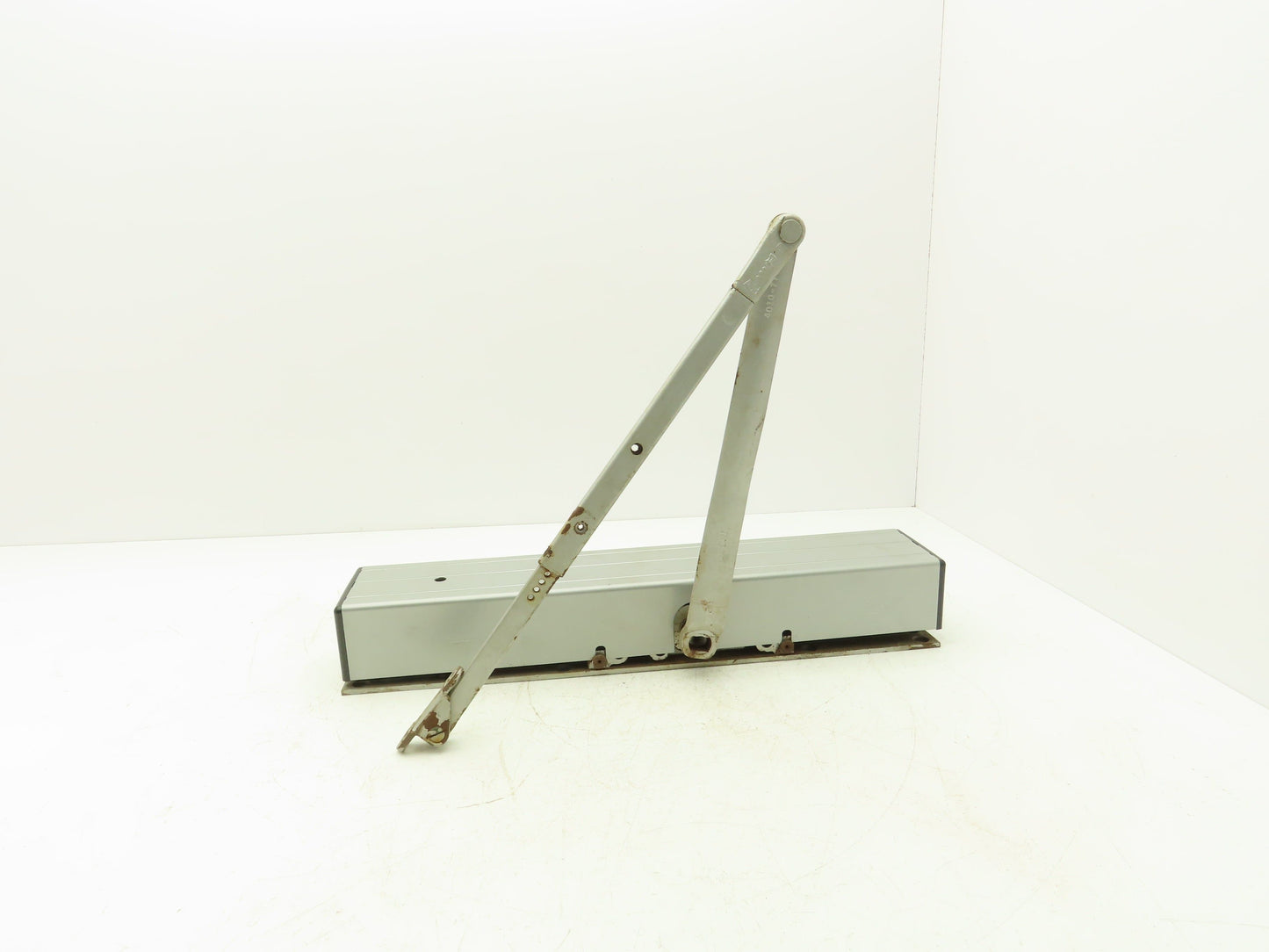 Sentronic 4410ME Combination Door Closer Holder Reversible 120v AC/DC 0.03A