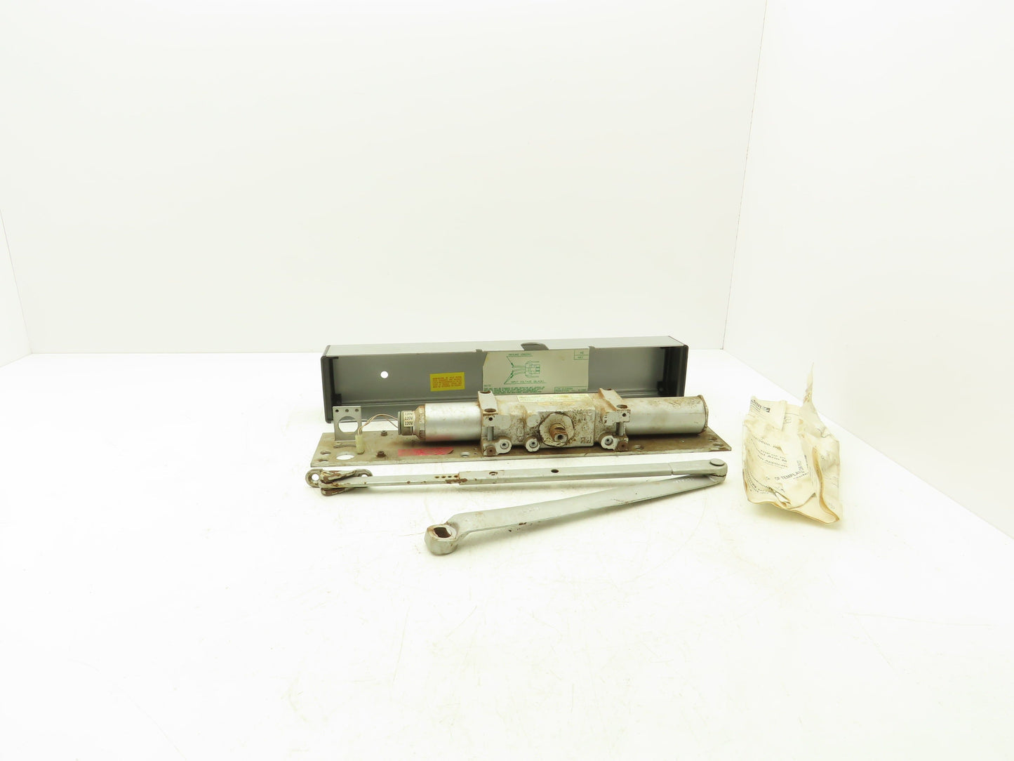 Sentronic 4410ME Combination Door Closer Holder Reversible 120v AC/DC 0.03A