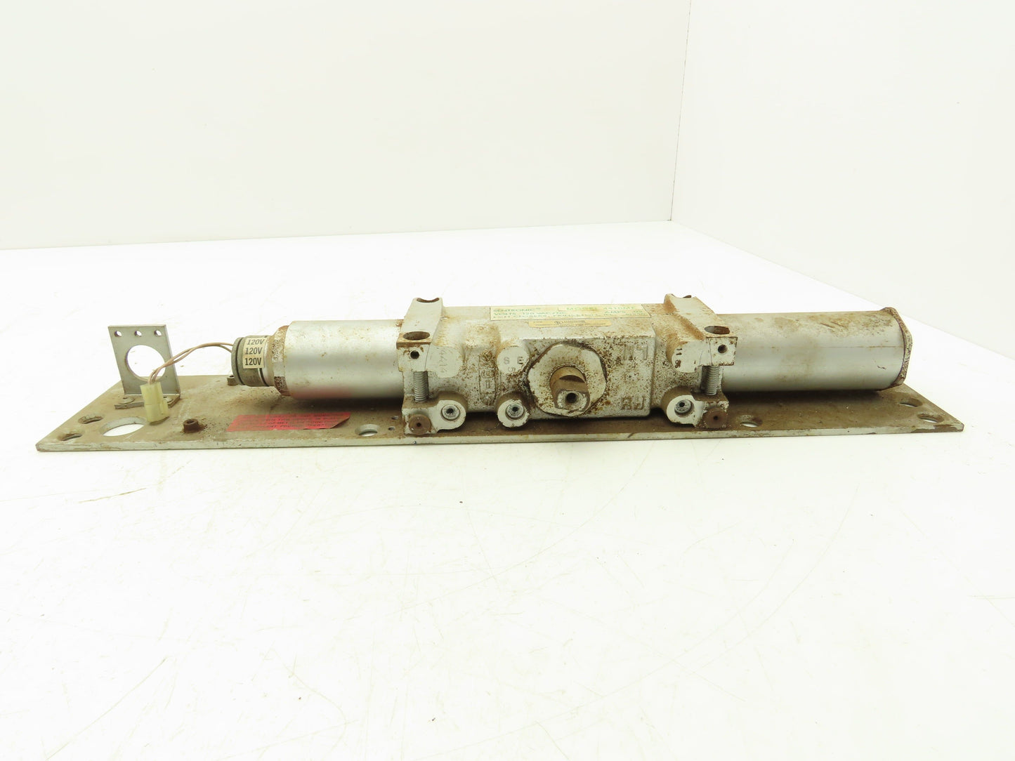 Sentronic 4410ME Combination Door Closer Holder Reversible 120v AC/DC 0.03A