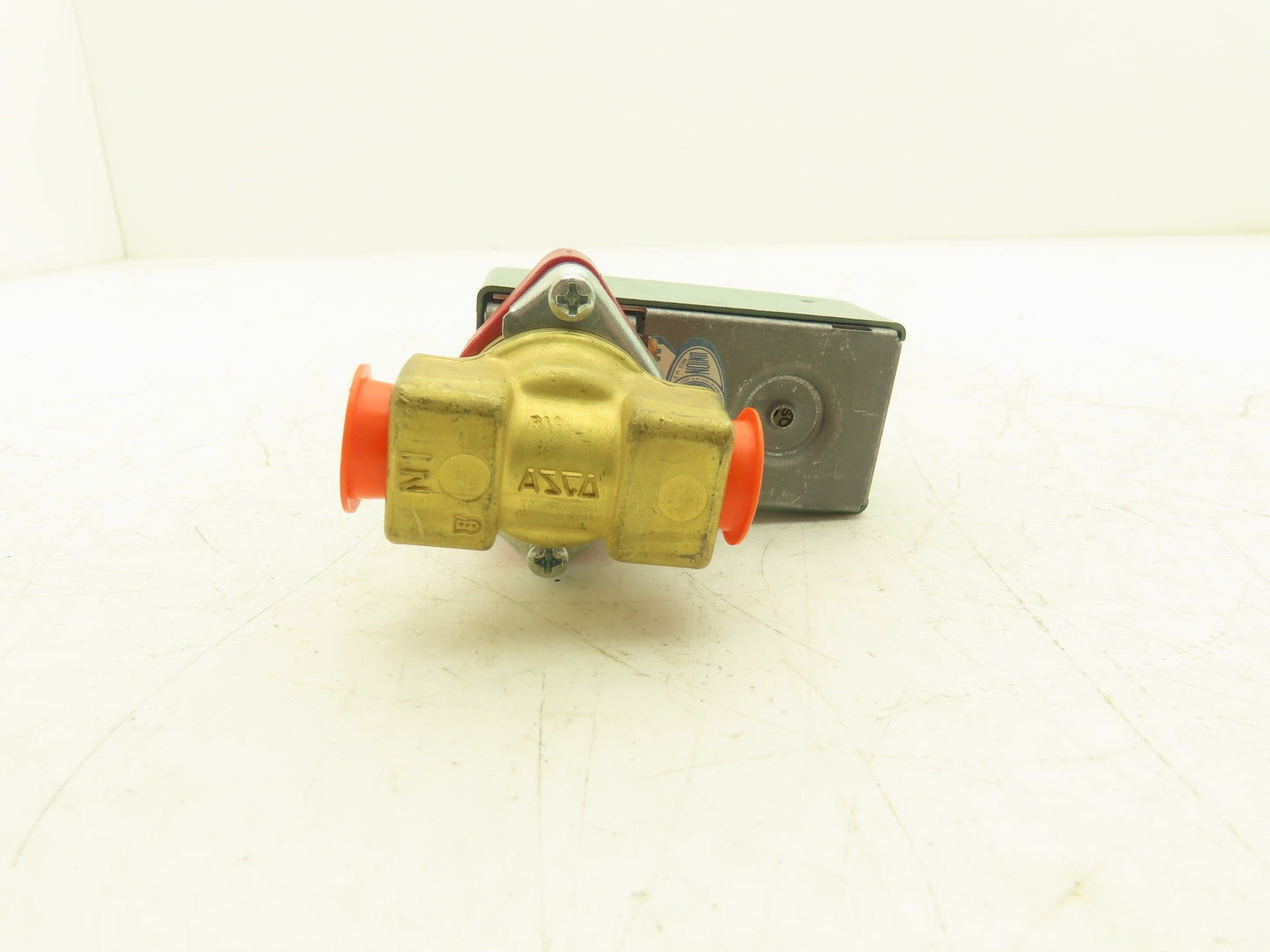 Asco Red-Hat HV2268031 Brass Solenoid Valve 3/8"NPT 208-240V Normally Closed