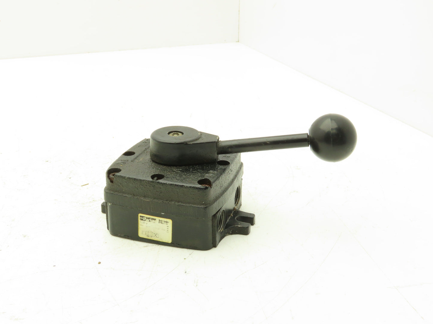 Parker PL37HP Manual Pneumatic Valve 3-Position Mantain 3/8 NPT 250 psi