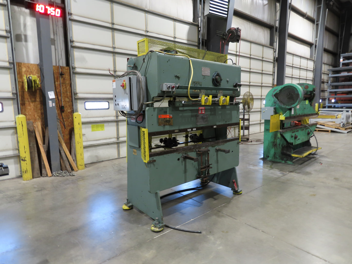 Chicago Mechanical Press Brake 25 Ton 6' Ram 2" Stroke 1.5Hp 460V  Missing valve